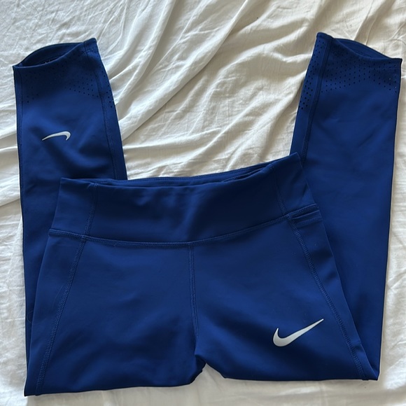 Nike Running Dri-Fit Tight Capri Length Laser Cut Leggings - Picture 10 of 10